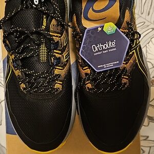 Asics, Men's Size 9.5  Brand New